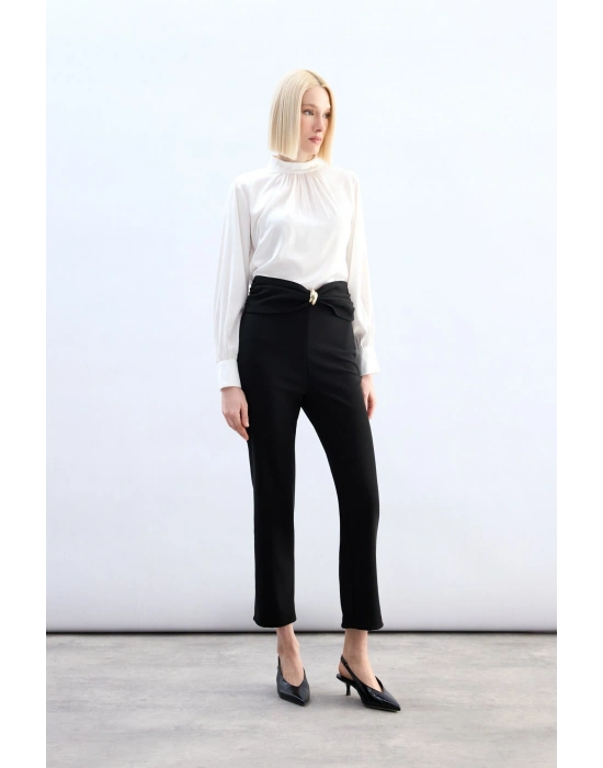 Bel Aksesuarlı Pantolon - Siyah