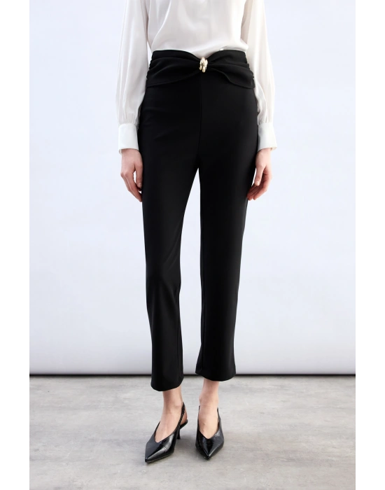 Bel Aksesuarlı Pantolon - Siyah