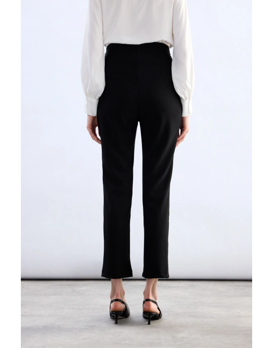 Bel Aksesuarlı Pantolon - Siyah