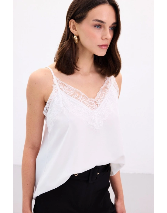 Dantel Detaylı Askılı Bluz - Ekru
