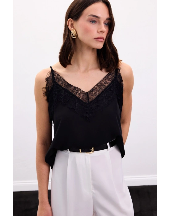 Dantel Detaylı Askılı Bluz - Siyah