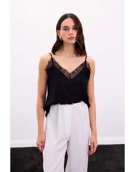 Dantel Detaylı Askılı Bluz - Siyah