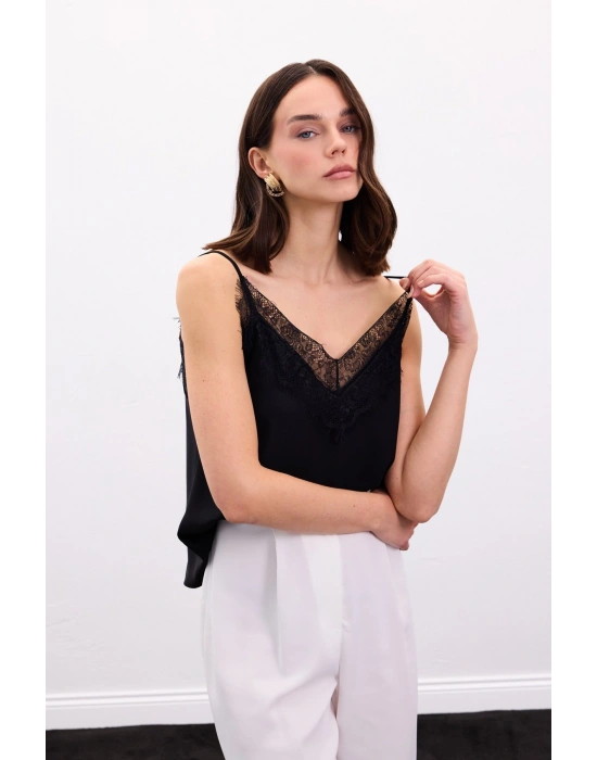 Dantel Detaylı Askılı Bluz - Siyah