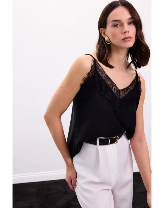 Dantel Detaylı Askılı Bluz - Siyah