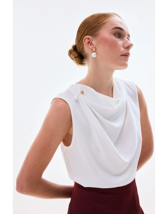 İnci Broşlu Degaje Bluz - Ekru