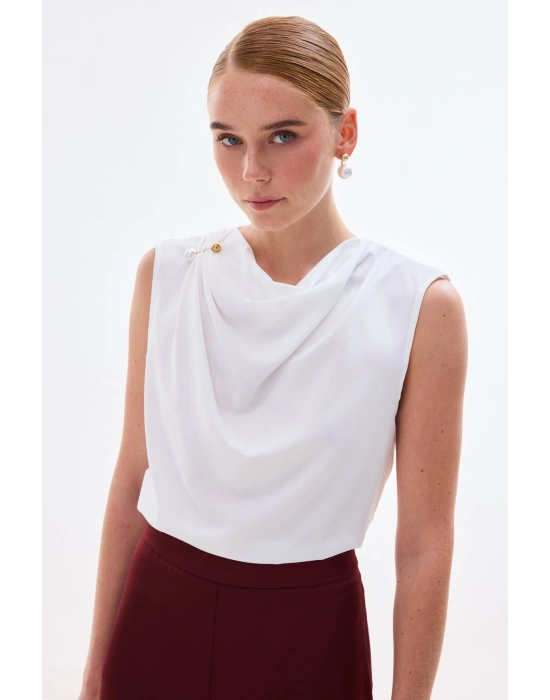 İnci Broşlu Degaje Bluz - Ekru