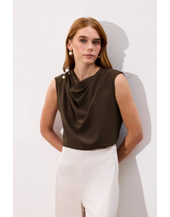 İnci Broşlu Degaje Bluz - Kahve