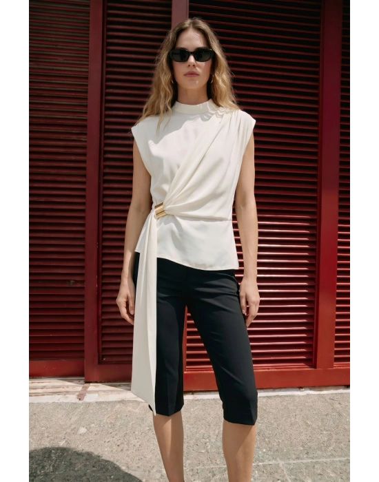 Kuşak Detaylı Aksesuarlı Bluz - Ekru
