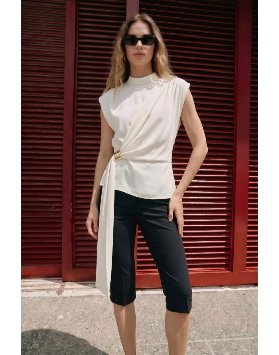 Kuşak Detaylı Aksesuarlı Bluz - Ekru