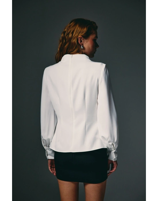 Ön Aksesuarlı Bluz - Ekru