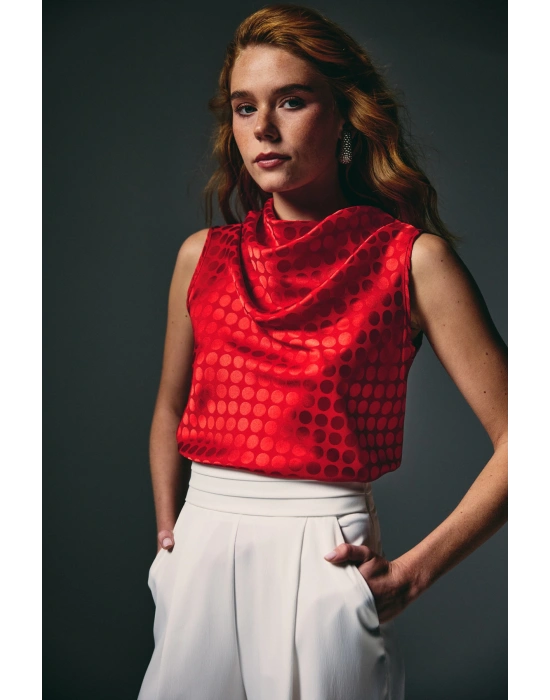 Puantiye Desenli Kolsuz Bluz - Kırmızı