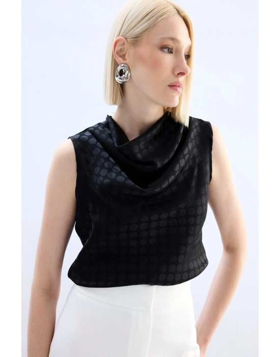 Puantiye Desenli Kolsuz Bluz - Siyah