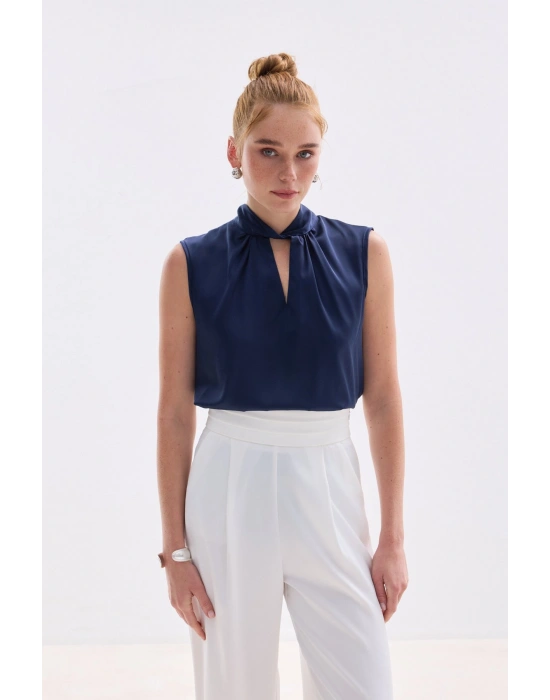 Yaka Detaylı Saten Bluz - Lacivert