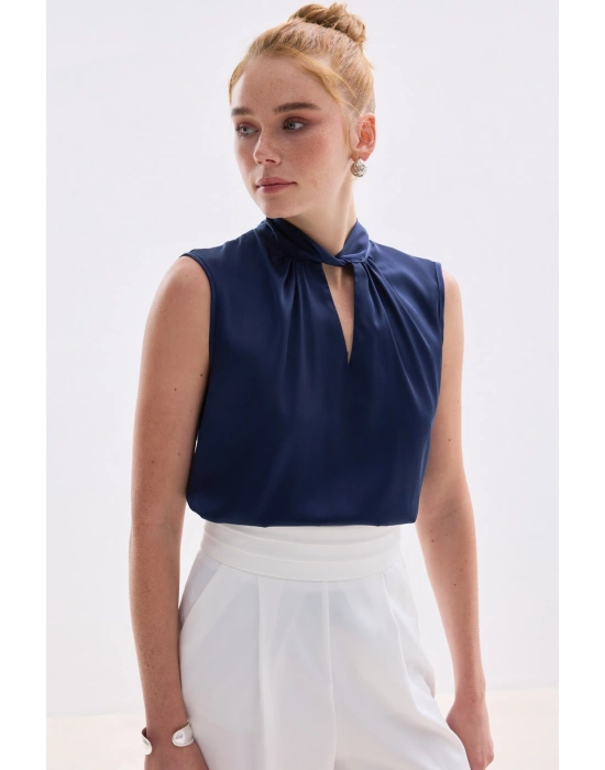 Yaka Detaylı Saten Bluz - Lacivert
