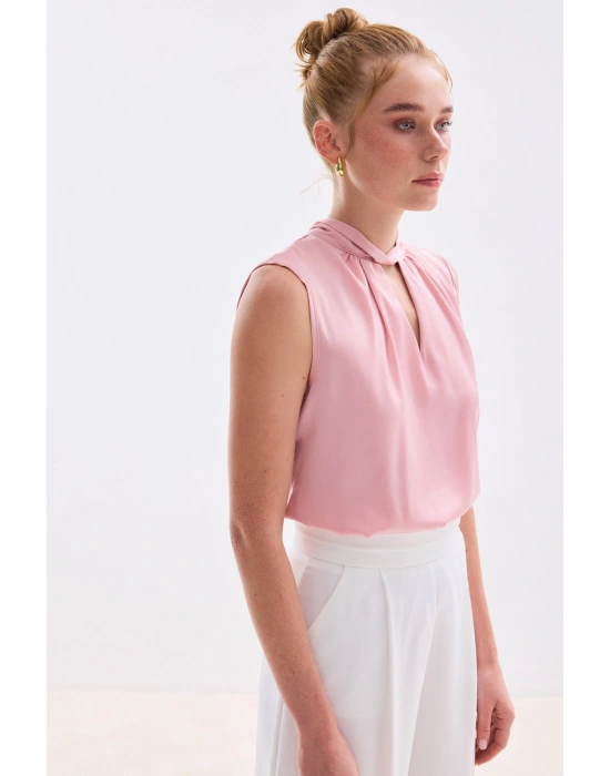 Yaka Detaylı Saten Bluz - Pembe