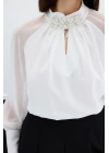 Yaka Aksesuarlı Bluz - Ekru