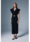 Aksesuar Detaylı Maxi Elbise - Siyah