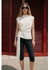 Kuşak Detaylı Aksesuarlı Bluz - Ekru