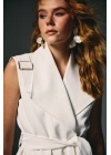 Omuz Aksesuarlı Kuşaklı Yelek - Ekru