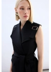 Omuz Aksesuarlı Kuşaklı Yelek - Siyah