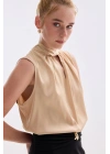 Yaka Detaylı Saten Bluz - Camel