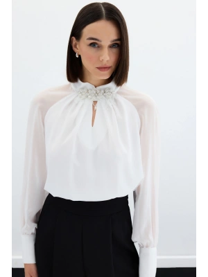 Yaka Aksesuarlı Bluz - Ekru