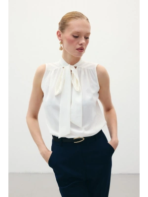 Fularlı Kolsuz Bluz - Ekru