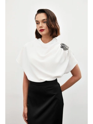 Tek Omuz Aksesuarlı Salaş Bluz - Ekru