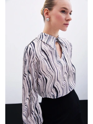 Kol Aksesuarlı Desenli Bluz - Siyah