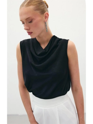 Degaje Yaka Saten Bluz - Siyah