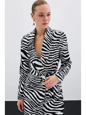 Kuşaklı Zebra Ceket - Siyah