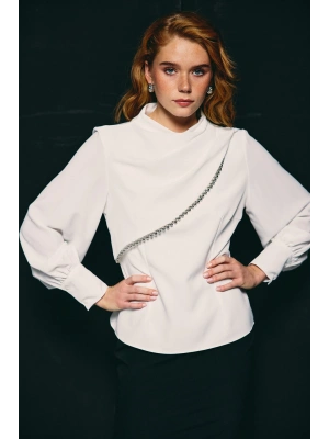 Ön Aksesuarlı Bluz - Ekru