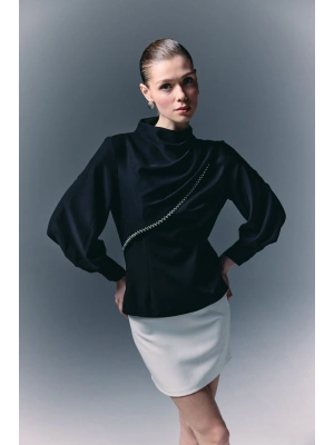 Ön Aksesuarlı Bluz - Siyah