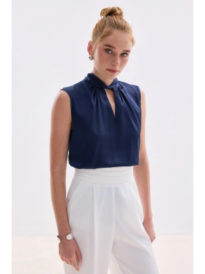 Yaka Detaylı Saten Bluz - Lacivert