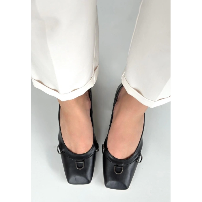 Cande Siyah Cilt Topuklu Ayakkabı