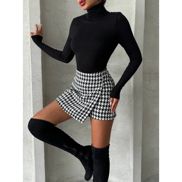 İki düğmeli kaz ayağı desen ch kumaş şort etek siyahbeyaz h26414