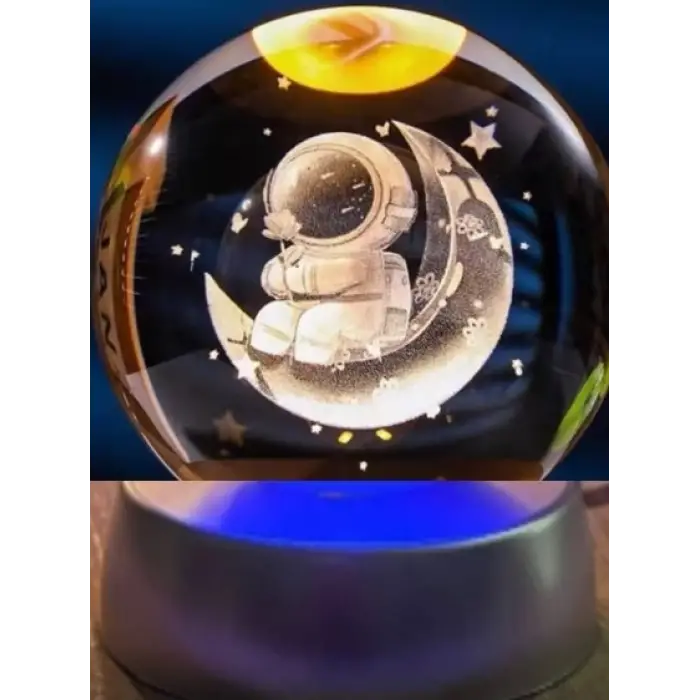 Dekoratif Ay Üstünde Astronot Tasarımlı Plastik Altlıklı Cam Küre