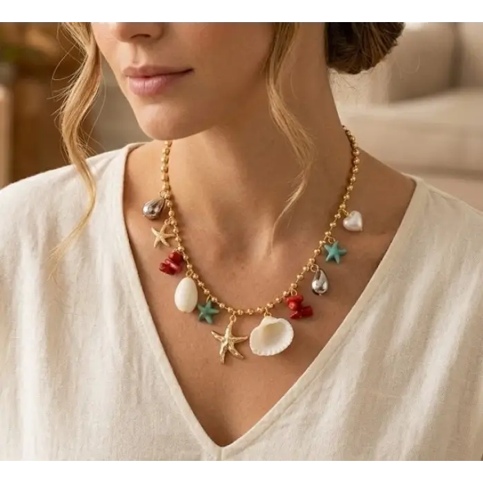 Deniz Kabuklu & Yıldız Figürlü Gold Charm Kolye