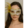 Altın Renk Yandan Tüylü Pul Payet İşlemeli Parti Maskesi 23x12 Cm