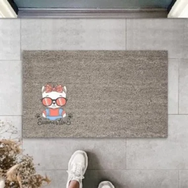 Dijital Baskı Gri Summertime Yazılı Fiyonklu Gözlüklü Beyaz Kedi Dekoratif Kapı Paspası K-2051