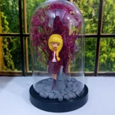 Fanus Teraryum Sevgiliye Hediye Sarışın Kadın Figürlü Kuru Çiçekli