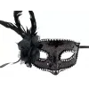 Siyah Renk Yandan Tüylü Güllü Gümüş Taşlı Pullu Maske 20x22 Cm