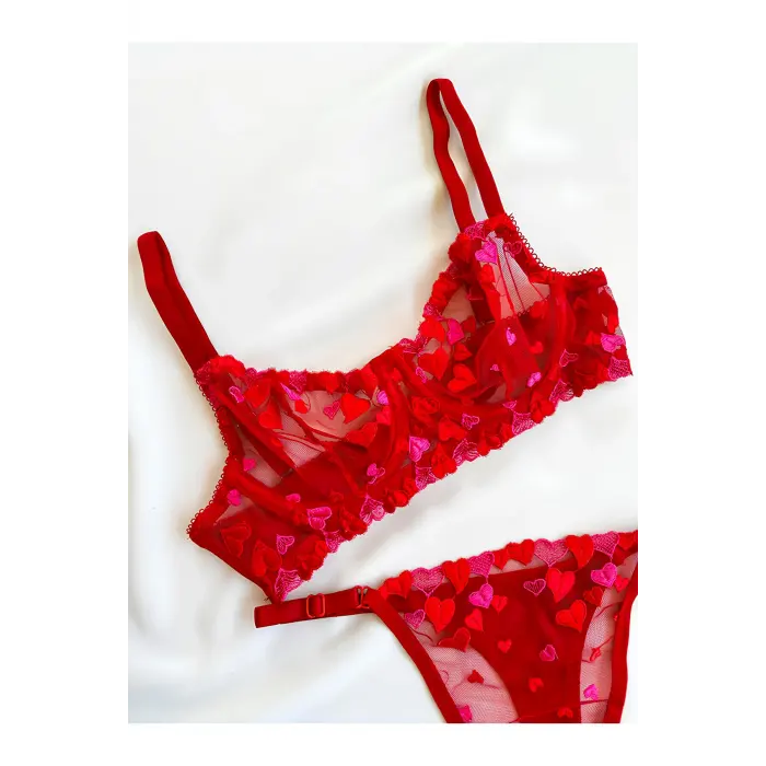 Kadın  Kalpli Kırmızı Dantelli Balenli  Sütyen Külot Takım