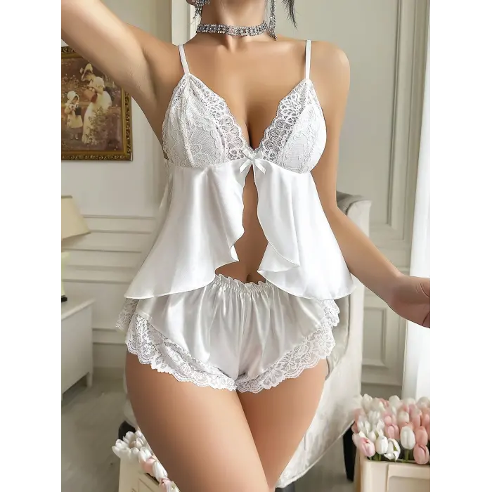 LYYN Beyaz Dantel İşlemeli Arkası Dekolteli Şortlu Saten Gecelik