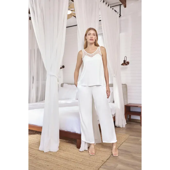 LYYN Dantelli Ve Dekolteli Saten Pijama Takımı