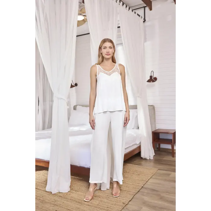 LYYN Dantelli Ve Dekolteli Saten Pijama Takımı