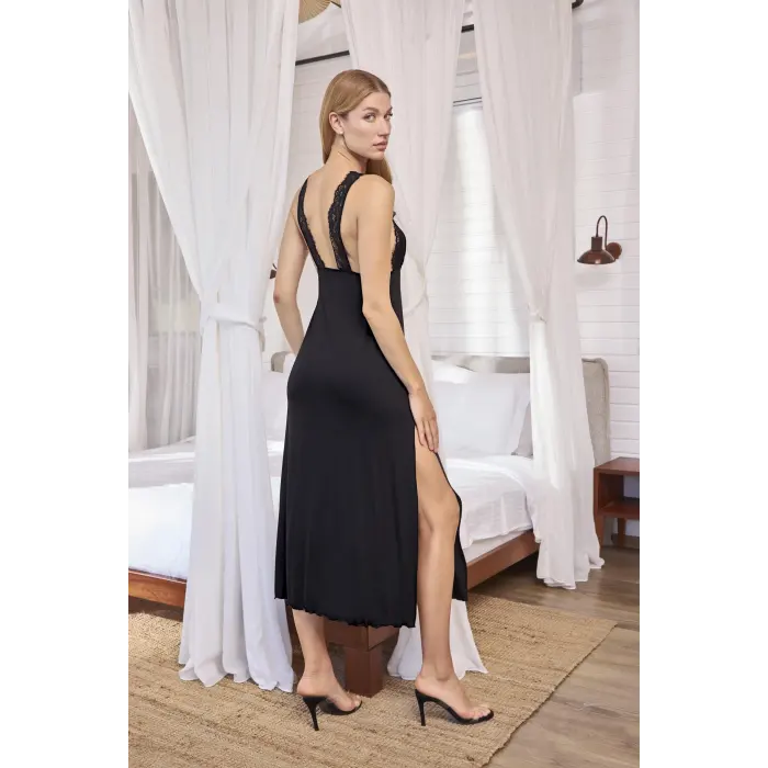 LYYN Dantelli Ve Dekolteli Yırtmaçlı Gecelik