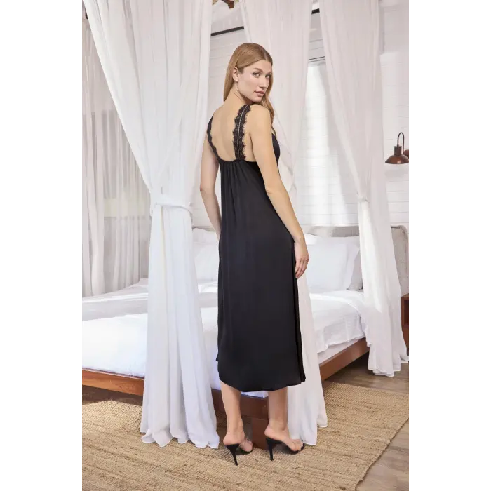 LYYN Göğüs Ve Sırt Dekolteli Dantelli Saten Gecelik