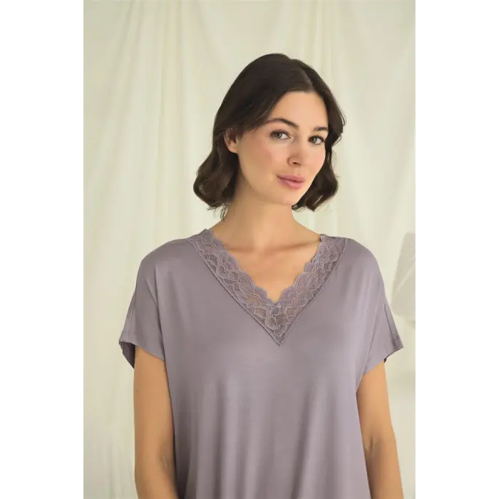 LYYN Yakası Dantelli Kısa Kollu Gecelik