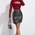 Kadın Bordo Göğüs Dekolteli Uzun Kollu Cut Out Crop Top Bluz